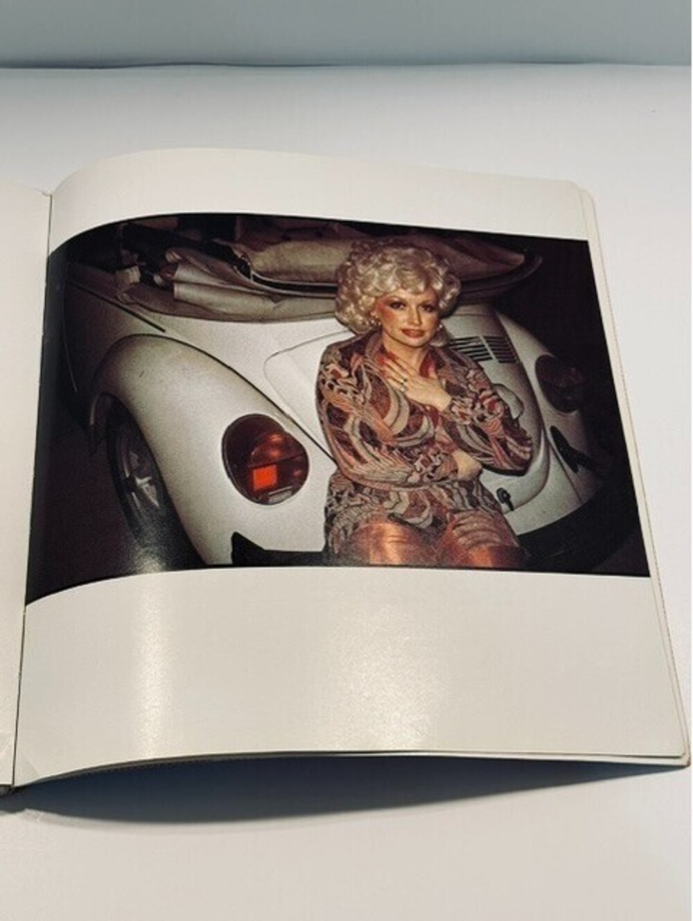 Dolly Close Up Ed Caraeff 1983 1st Edition Dolly Parton Photo Book Vintage Rare - Picture 9 of 9